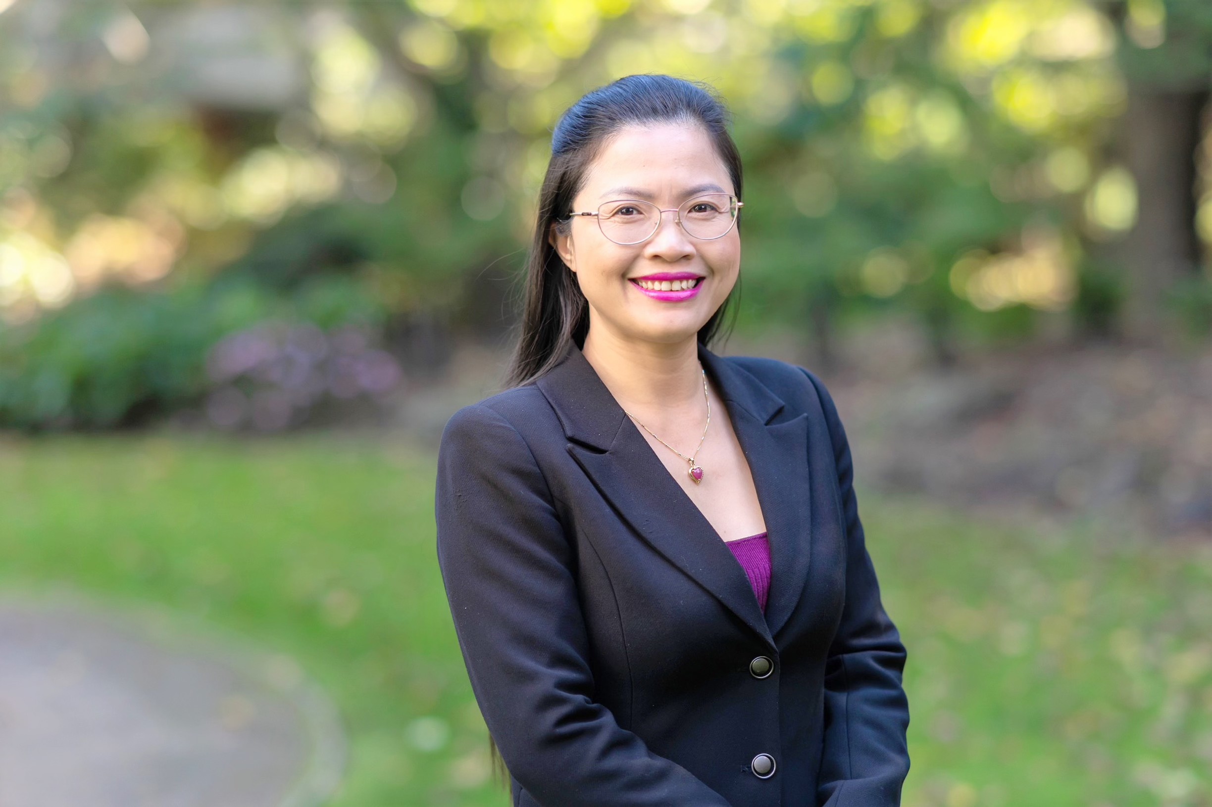 Dr Huong Nguyen
